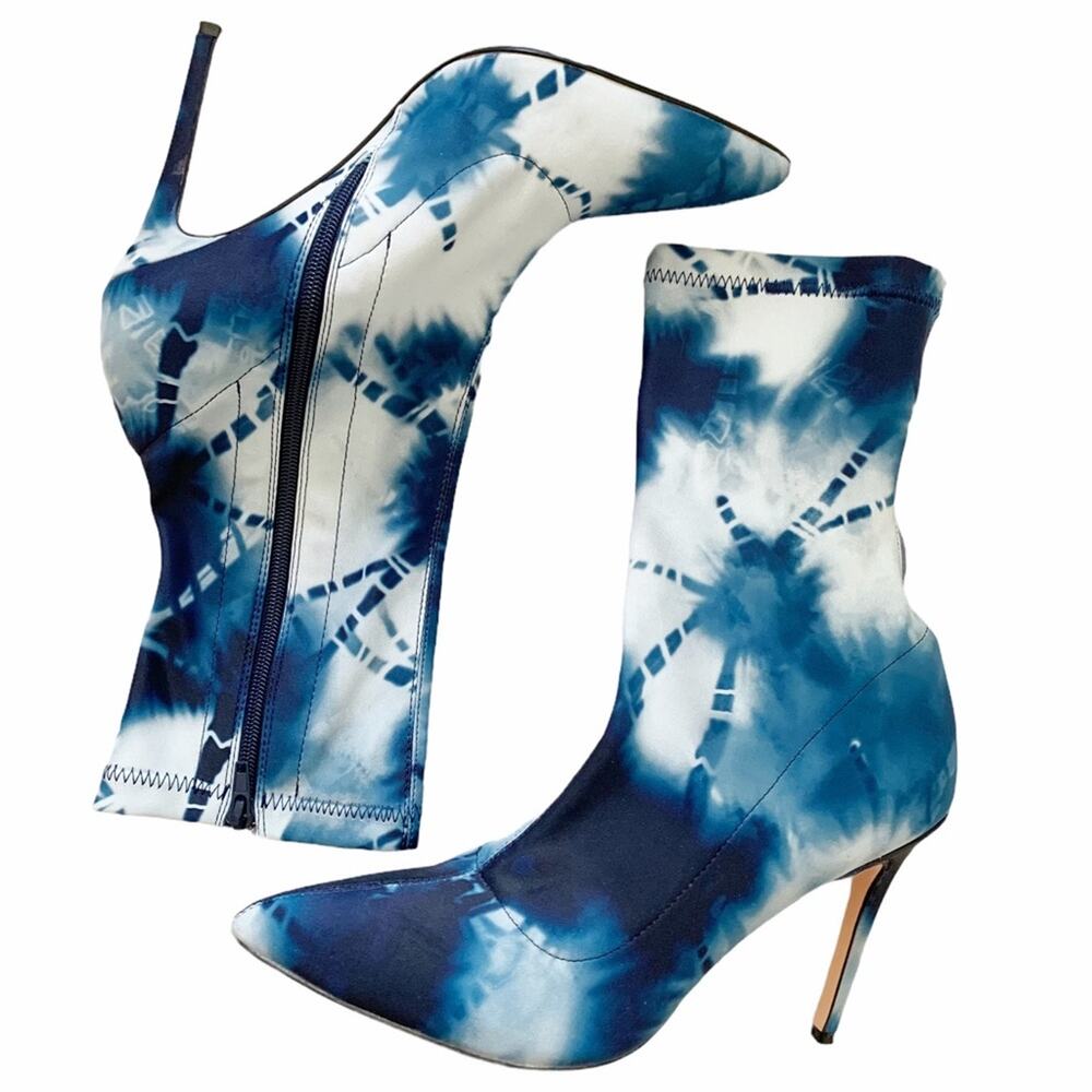 Priviliged by Lemon Drop Tekoa Blue WhiteTie Dye Ankle Boots 8.5